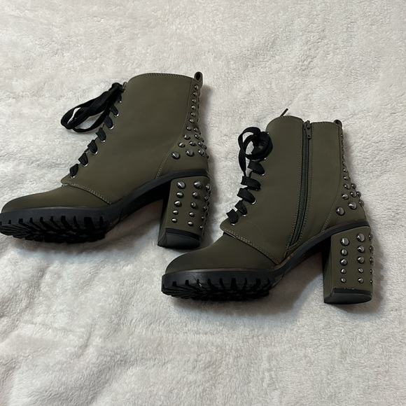 Chinese Laundry Women’s Studded Army Green Combat Boots Grunge Streetwear Size 8 - Picture 7 of 15